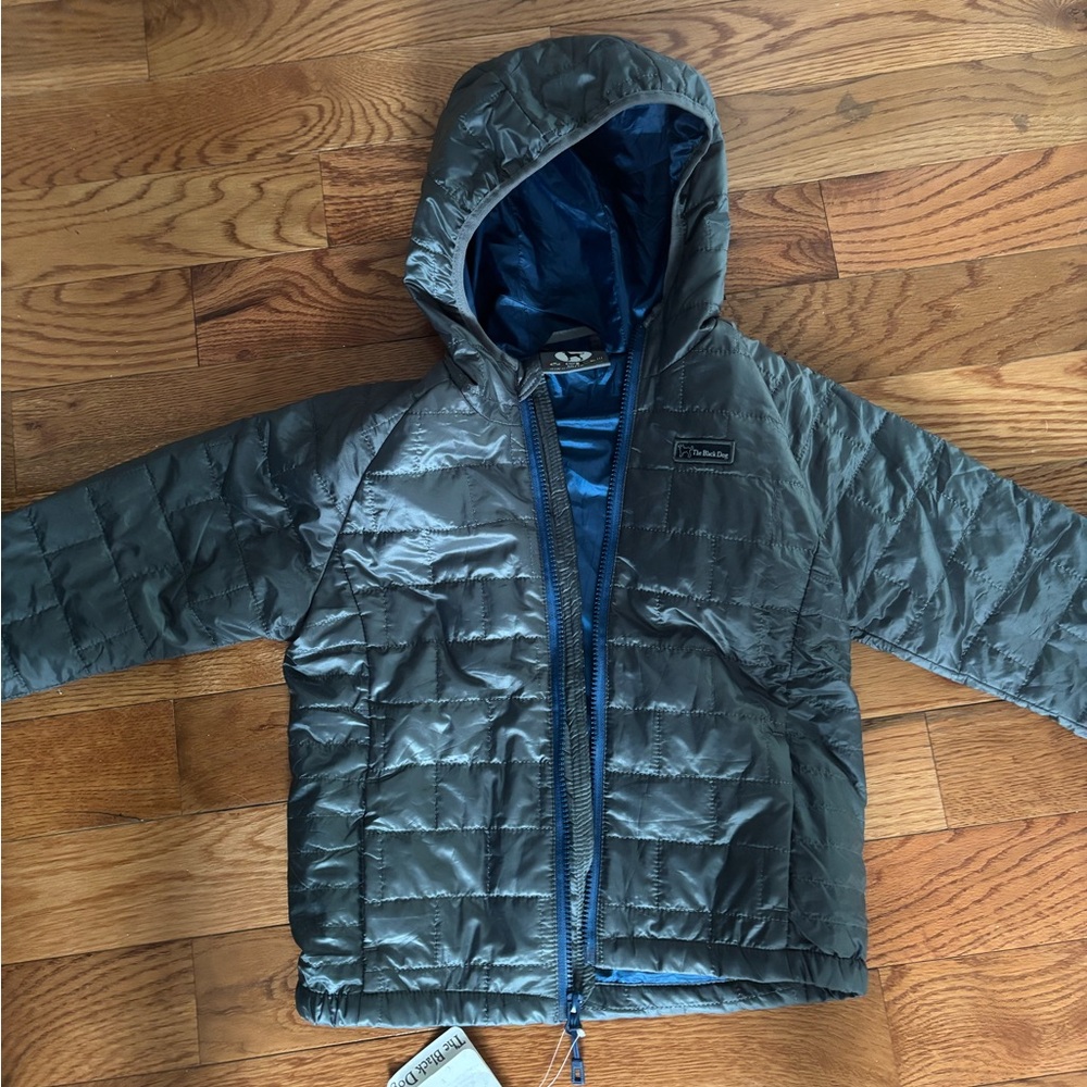 The Black Dog Kids Hooded Puffer Jacket in Gray with Blue Lining